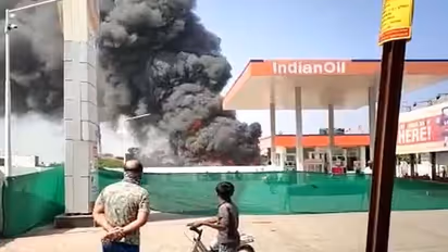 आग का तांडव : प्लास्टिक गोदाम में भीषण आग, 5 किमी तक दिखती रहीं लपटें, पास में था पेट्रोल पंप, बड़ा हादसा टला