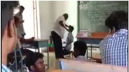 വിദ്യാര്‍ത്ഥിയെ മുട്ടുകുത്തി നിര്‍ത്തി ചവിട്ടി അധ്യാപകന്‍; വീഡിയോ പുറത്ത്