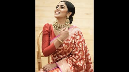 మెడలో హారంతో `ఢీ` పూర్ణ రాజహంస పోజులు.. చీరకట్టులోనూ యమా హాట్‌గా ఉందంటూ నెటిజన్ల కామెంట్‌..