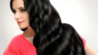 ಹುಣಸೆ ಎಲೆಗಳಿಂದ ಪಡೆಯಿರಿ ನ್ಯಾಚುರಲ್ ಕಪ್ಪು ಕೂದಲು 