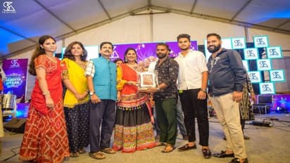 దాండియా డ్యాన్స్ తో అలరించిన ఎమ్మెల్యే డాక్టర్ ఉండవల్లి శ్రీదేవి (video)