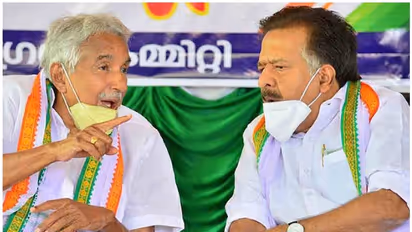 കെപിസിസി  പുനഃസംഘടന; പട്ടികയിൽ സാമുദായിക അസന്തുലിതാവസ്ഥ, അതൃപ്തി അറിയിക്കാൻ രമേശും ഉമ്മൻചാണ്ടിയും