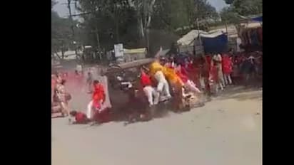 Horrible Video: প্রতিমা নিরঞ্জনের মিছিলে বেপরোয়া গাড়ির ধাক্কায় উত্তজেনা, নিহত ১