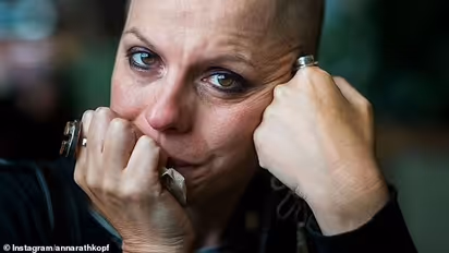 അന്നയുടെ സ്തനാര്‍ബുദ ചികിത്സാക്കാലത്ത് ജോര്‍ദാന്‍ പകര്‍ത്തിയ ചിത്രങ്ങള്‍