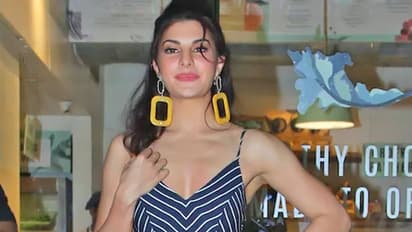 Jacqueline Fernandez makes a sweet gesture on the sets of her film Ram Setu