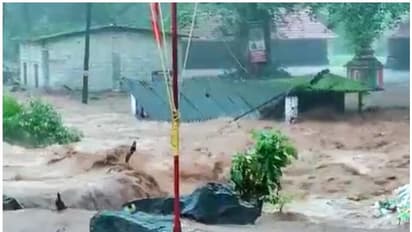 தண்ணீரில் தத்தளிக்கும் கடவுளின் தேசம்… மண்ணோடு புதையுண்ட மக்கள்… வருத்தம் தெரிவித்த ராகுல்காந்தி!