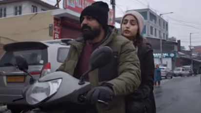 റെബ മോണികയുടെ കന്നഡ ചിത്രം, 'രത്നൻ പ്രപഞ്ച'യിലെ ഗാനം പുറത്തുവിട്ടു