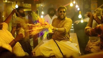 തിയറ്ററില്‍ ഓളമുണ്ടാക്കാന്‍ 'അജഗജാന്തരം'; പ്രസീത ചാലക്കുടിയുടെ ആലാപനത്തില്‍ വീഡിയോ ഗാനം