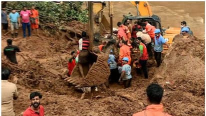 കൊക്കയാറിൽ കണ്ണീർ കാഴ്ച്ച, മണ്ണില് പുതഞ്ഞ് മൃതദേഹങ്ങള്, 3 കുട്ടികളുടെ മൃതദേഹം കണ്ടെത്തി,തെരച്ചില് തുടരുന്നു