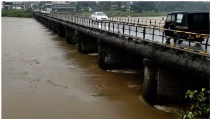 പാലക്കാട് മഴ ശക്തിപ്പെട്ടു; ഒരു വീട് തകര്‍ന്നു, 6 ഡാമുകള്‍ തുറന്നു, മറ്റ് വടക്കന്‍ ജില്ലകളില്‍ മഴ കുറഞ്ഞു