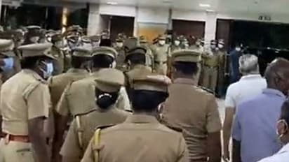 మహిళా పోలీస్ తో అసభ్య ప్రవర్తన.. యాదగిరి గుట్ట సీఐపై వేటు...