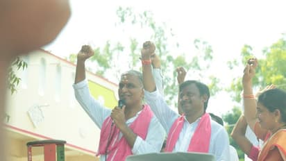 Huzurabad Bypoll: బొందపెడతానని ఈటల అంటుండు, పెన్షన్ ఇస్తామని మేమంటున్నాం: మంత్రి హరీష్