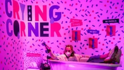 സ്പെയിനിൽ 'ക്രയിംഗ് റൂം', ആർക്കെങ്കിലും കരയാൻ തോന്നിയാൽ ആ മുറിയിലേക്ക് ചെല്ലാം!