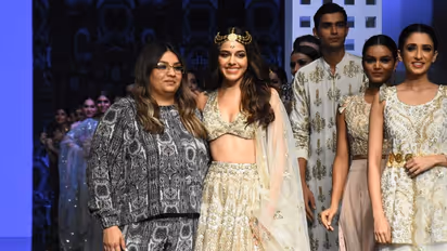 Alaya F turnes showstopper for Payal Singhal at Bombay Times Fashion Week