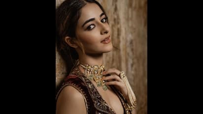 బ్రైడల్ లుక్ లో బోల్డ్ గా విజయ్ దేవరకొండ హీరోయిన్.. కుర్రాళ్ళ గుండెలు జారిపోయే అందం