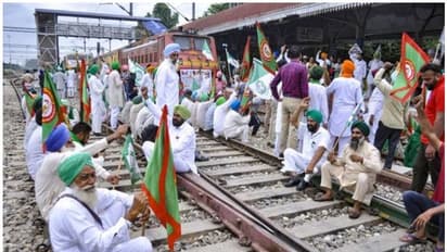 ലഖിംപൂര് ഖേരി: നാല് പേർ കൂടി അറസ്റ്റിൽ; ഉത്തരേന്ത്യയിൽ കര്ഷക സമരത്തിൽ സ്തംഭിച്ച് ട്രെയിൻ ഗതാഗതം