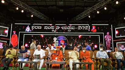 ಬಿಎಸ್‌ವೈಗೆ 'ಶರಣಶ್ರೀ', ಬೊಮ್ಮಾಯಿಗೆ 'ಬಸವಭೂಷಣ' ಪ್ರಶಸ್ತಿ ಪ್ರದಾನ