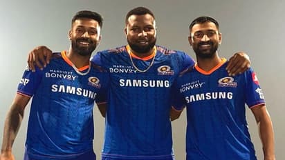 वेस्टइंडीज के इस खिलाड़ी को अपने सगे भाई क्रुणाल की तरह मानते हैं हार्दिक पांड्या, फोटोज में देखें उनका याराना