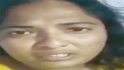 Huzurabad Bypoll: ఉద్యోగాలెక్కడని అడిగితే... రోడ్డుపైనే పోలీసులు చితకబాదారు: నిరుద్యోగ యువతి ఆవేదన