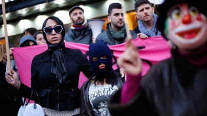 സ്ത്രീകളെ അടിമകളാക്കി വയ്ക്കുന്നു, രാജ്യത്ത് ലൈംഗികത്തൊഴില് നിരോധിക്കുമെന്ന് സ്പാനിഷ് പ്രധാനമന്ത്രി