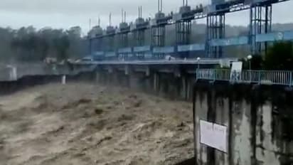 বৃষ্টি বিপর্যয় উত্তরাখন্ডে, জলবন্দী নৈনিতালে আটকে পর্যটকরা, মৃত ৭, খোঁজ নিলেন মোদী