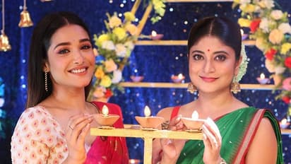 নাচে-গানে-আড্ডায় জমজমাট ' বিজয়া বৈঠক' ,ঈশা-দিতিপ্রিয়ার সঞ্চালনায় থাকছে একগুচ্ছ নয়া চমক