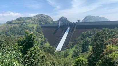 Kerala Rains| മഴ കനക്കുന്നു; മലപ്പുറത്തും പാലക്കാടും ഉരുൾപൊട്ടൽ, അതിരപ്പള്ളി, വാഴച്ചാൽ അടച്ചു