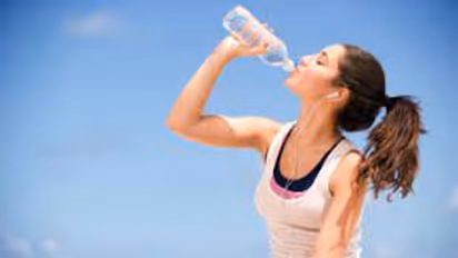 ঢক ঢক জল খেয়েও তেষ্টা মিটছে না, সমস্যা সমাধানে রইল এই ঘরোয়া টোটকাগুলি