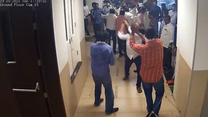 కాకరేపుతున్న పట్టాభి కామెంట్స్: టీడీపీ ఆఫీసులు, నేతల ఇళ్లే టార్గెట్.. ఏపీ వ్యాప్తంగా వైసీపీ శ్రేణుల దాడులు