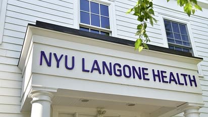 Big breakthrough! US surgeons successfully attach pig kidney to a human