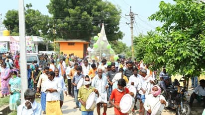 Huzurabad Bypoll: ఈటల రాజేందర్ ప్రచార హోరు... బ్రహ్మరథం పడుతున్న ప్రజానికం (ఫోటోలు)