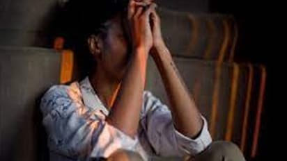 'पत्नी के कई लड़कों से संबंध..उसकी हरकतें जीने नहीं देती, मरने से पहले खूब रोया पति..फिर किया सुसाइड