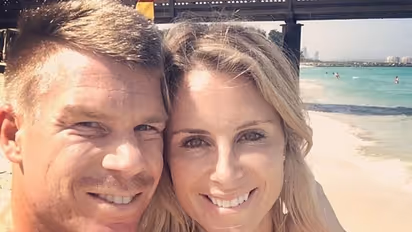 পরনে নামমাত্র বিকিনি, যৌনতার আবেদনে কী খুলে ফেলছেন সেটুকুও, দিল্লি ক্যাপিটালস তারকার বউ সত্য়ি নেশা ধরাবে