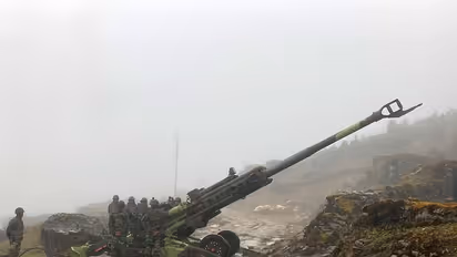 Army deploys ultra-light M-777 howitzers along LAC; here is why