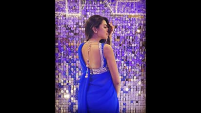 డీప్ నెక్ జాకెట్ లో బ్యాక్ చూపిస్తూ గ్లామర్ షోకి తెరలేపిన స్టార్ కిడ్ శివాని రాజశేఖర్, అరంగేట్రం జరగక ముందే