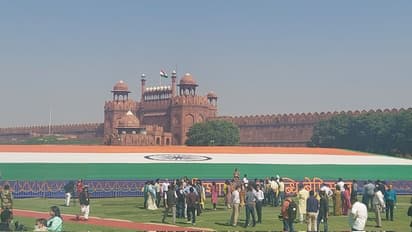 Government marks India’s big billion jabs milestone with largest Khadi tricolour displayed at Red Fort