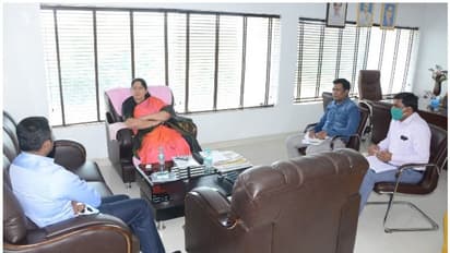 గిరిజన గురుకుల, ఆశ్రమ పాఠశాలల పున: ప్రారంభానికి సర్వం సిద్ధం.. మంత్రి సత్యవతి రాథోడ్ సమీక్ష