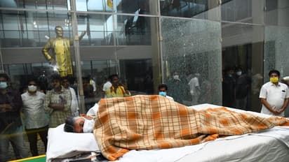 ప్రభుత్వ ఉగ్రవాదంపై పోరు దీక్ష...  టిడిపి కార్యాలయంలోనే నిద్రించిన చంద్రబాబు (ఫోటోలు)