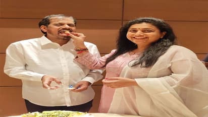 భర్త పుట్టిన రోజు వేడుకల్లో రోజా.. ఫోటోలు వైరల్..!
