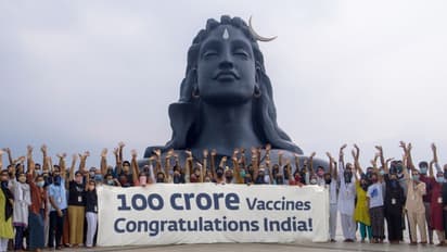 100 கோடி தடுப்பூசி செலுத்தி இந்தியா மாபெரும் சாதனை.. சத்குரு வாழ்த்து..!