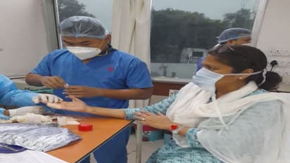 त्रिपुरा में टीएमसी सांसद सुष्मिता देव के काफिले पर हमला, महिला कार्यकर्ताओं के साथ दुर्व्यवहार व छेड़छाड़