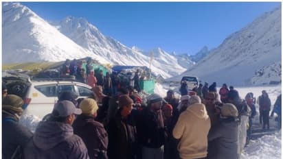 ഉത്തരാഖണ്ഡില്‍ പര്‍വതാരോഹകര്‍ കുടുങ്ങി; 11 പേര്‍ മരിച്ചു, രക്ഷാദൗത്യം തുടരുന്നു