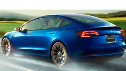 Electric Cars की दीवानगी का आलम, देश में बनी पेट्रोल कारों को छोड़ ये सरकार दे रही विदेशी कारों पर सब्सिडी