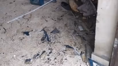 TV गिरने से टूटा घर का फर्श, अंदर मिली 100 साल पुरानी रहस्यमयी चीज, फिर हुआ चौंकाने वाला खुलासा