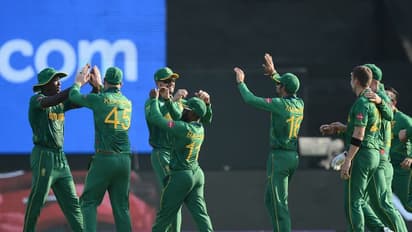 T20 World Cup 2021: ಇಂಗ್ಲೆಂಡ್ ಮಣಿಸಿದರೂ ಟೂರ್ನಿಯಿಂದ ಹೊರಬಿದ್ದ ಸೌತ್ ಆಫ್ರಿಕಾ!