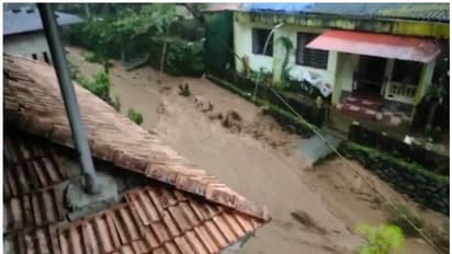 പത്തനംതിട്ടയിലും ഇടുക്കിയിലും കനത്തമഴ; വനത്തിനുള്ളില് ഉരുള്പൊട്ടി, കോട്ടമണ്പാറയില് കാര് ഒലിച്ചുപോയി