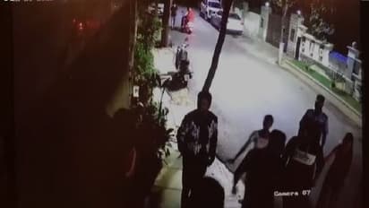 ಮೈಮೇಲೆ ಕಸ ಬಿತ್ತೆಂದು ಮನಬಂದಂತೆ ಮಹಿಳೆಯರ ಥಳಿಸಿದ ಸ್ಯಾಂಡಲ್ವುಡ್ ನಿರ್ಮಾಪಕನ ಪುತ್ರ