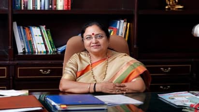 మహిళలు చీకటి పడిన తర్వాత  పోలీస్ స్టేషన్లకు వెళ్లొద్దు.. బీజేపీ జాతీయ ఉపాధ్యక్షురాలు బేబీ రాణి మౌర్య