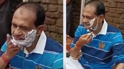 ये हैं CM शिवराज: जिन्होंने खाट पर बैठ बनाई शेविंग, केले के पत्ते में खाया खाना..बंगला छोड़ यहां गुजारी रात