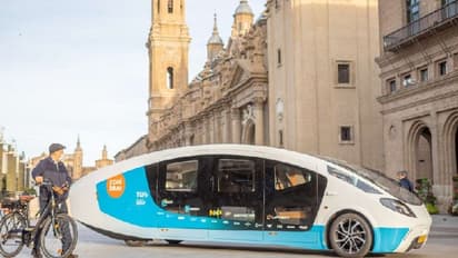 জ্বালানি-চার্জ ছাড়াই ২০০০ কিমি সফর, বাজার মাতাচ্ছে সৌরশক্তি চালিত গাড়ি স্টেলা ভিটা